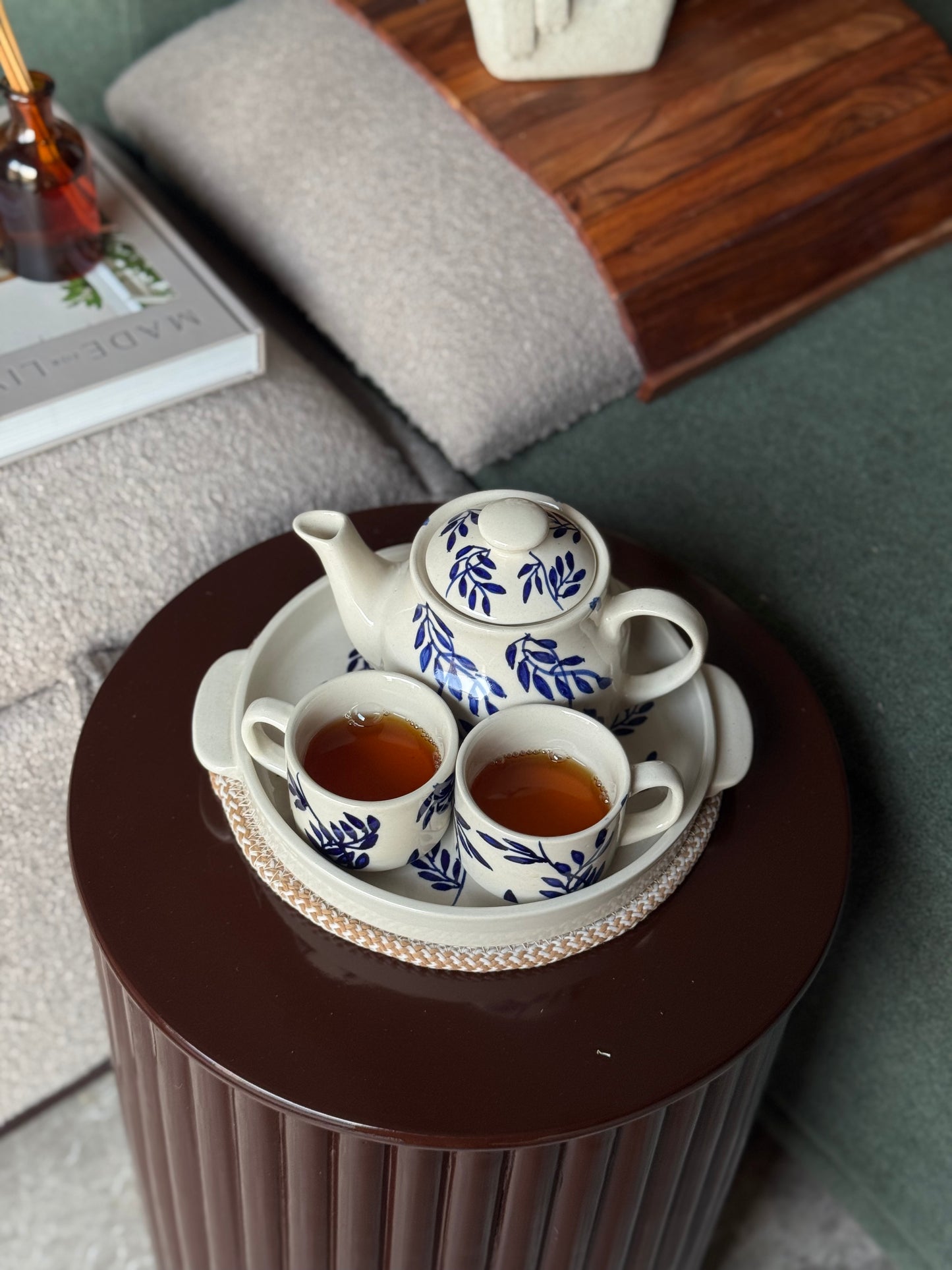 Neel Tea Set
