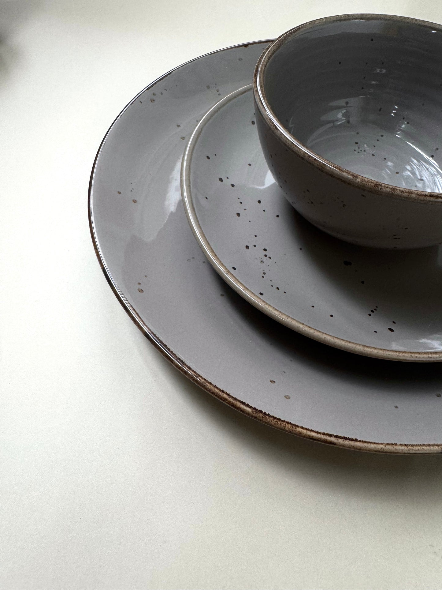 Slate Lume Dinner Set