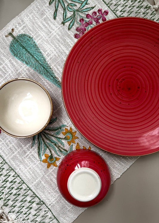 Crimson Swirl Dinner Set